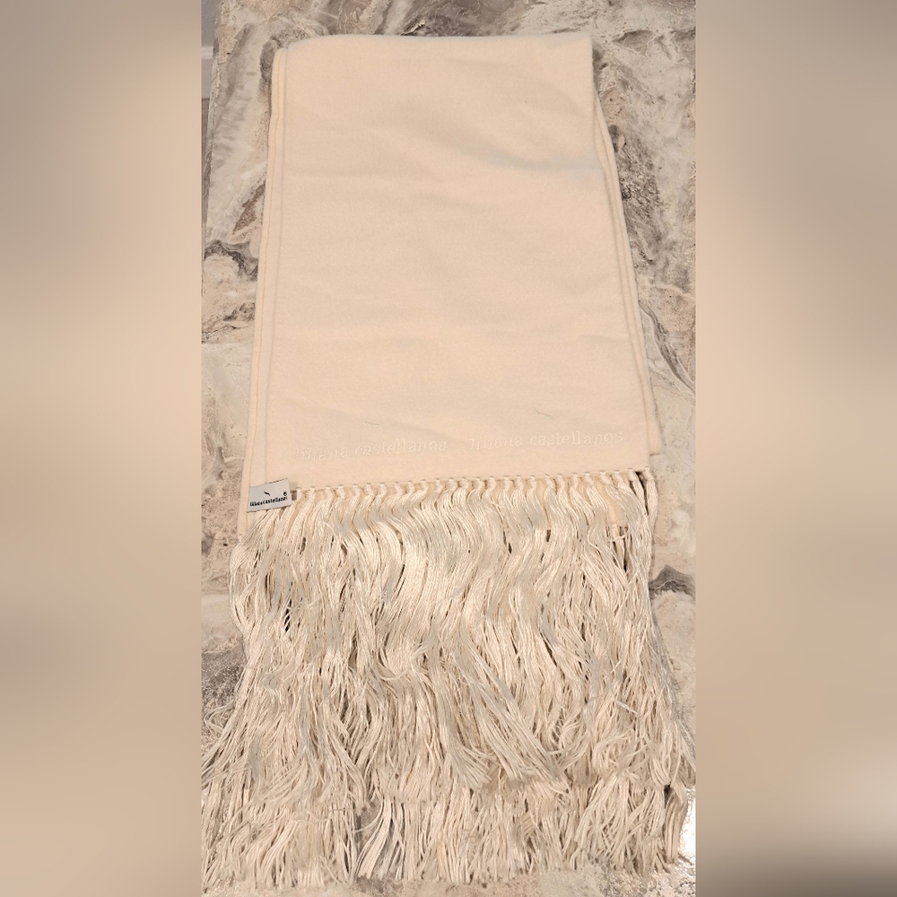 Baby Alpaca and Merinowool Ileana Castellanos Cream Fringe Scarf - Picture 3 of 8